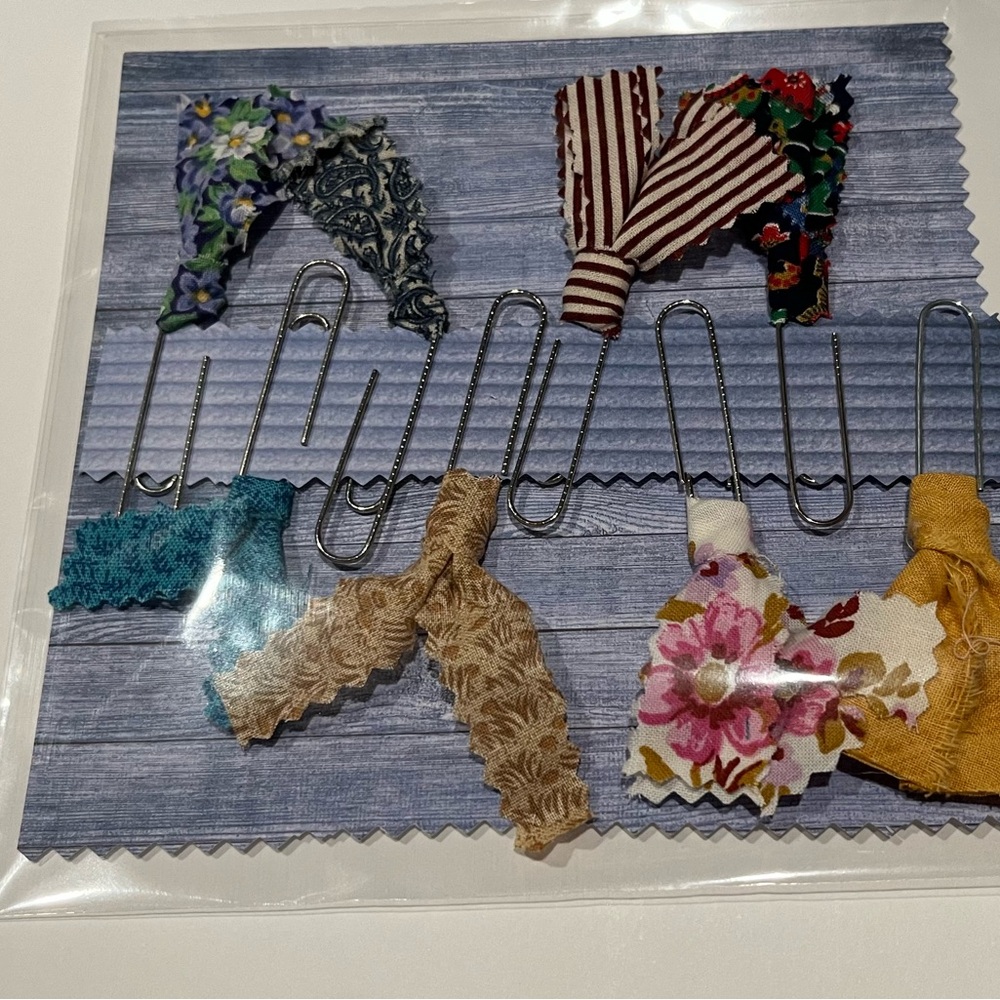 8 Vintage Multicolor Fabric Clip Set